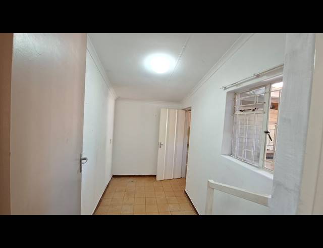 3 BEDROOM FREEHOLD TO LET IN FLAMWOOD
